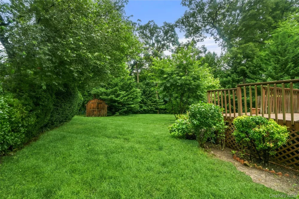 31 Eastwood Drive North Babylon, NY 11703