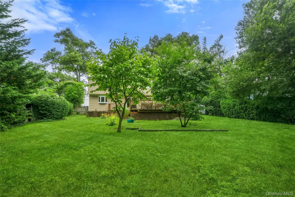 31 Eastwood Drive North Babylon, NY 11703