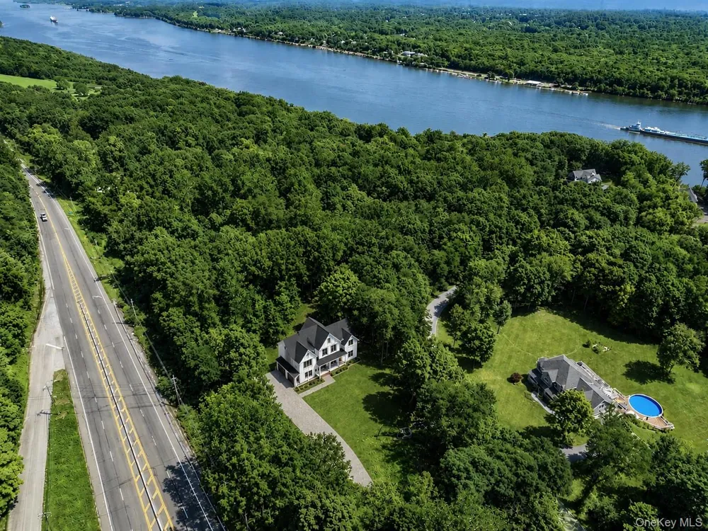 3 Elbow Lane Highland, NY 12528