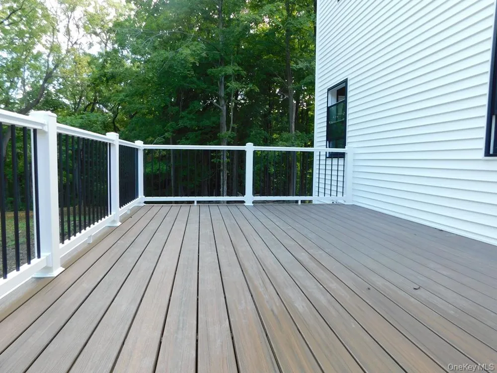 3 Elbow Lane Highland, NY 12528