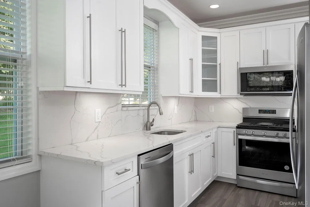 37 Oak Ridge Circle #37 Ridge, NY 11961