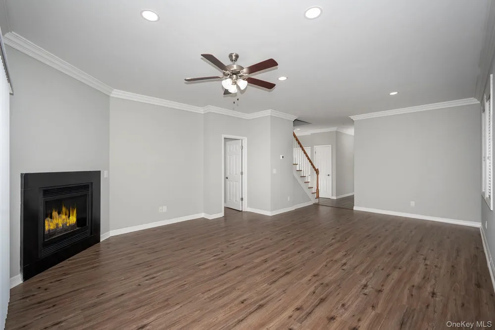 37 Oak Ridge Circle #37 Ridge, NY 11961