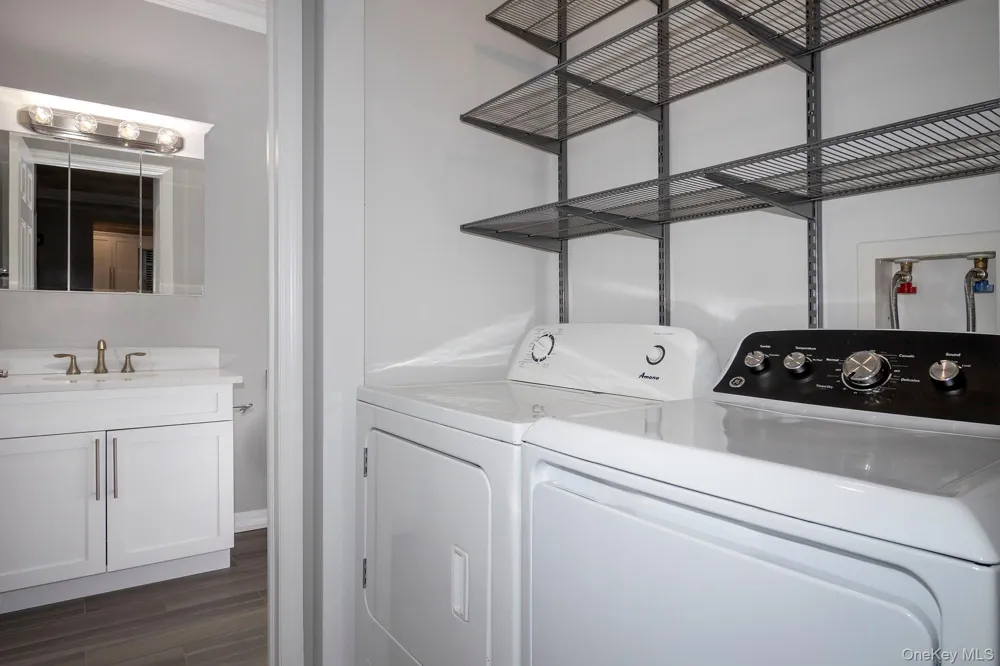 37 Oak Ridge Circle #37 Ridge, NY 11961