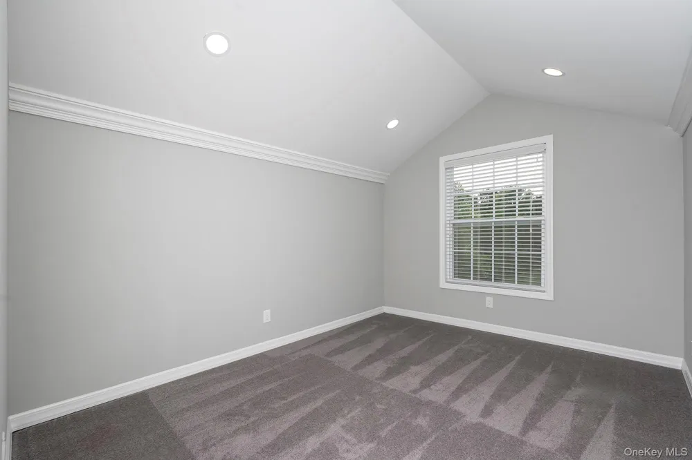 37 Oak Ridge Circle #37 Ridge, NY 11961