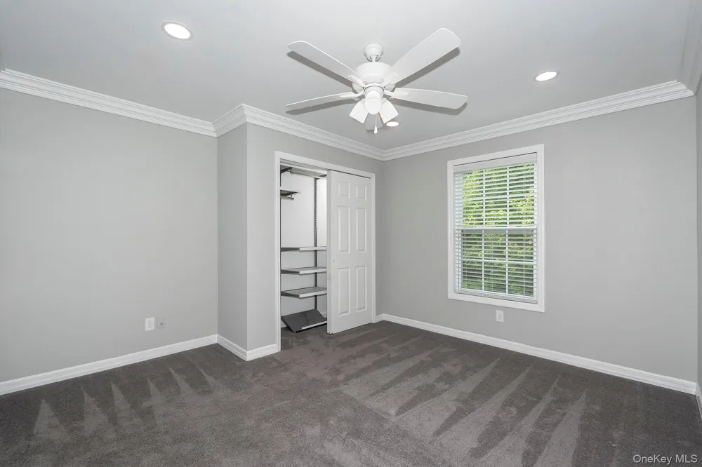 37 Oak Ridge Circle #37 Ridge, NY 11961