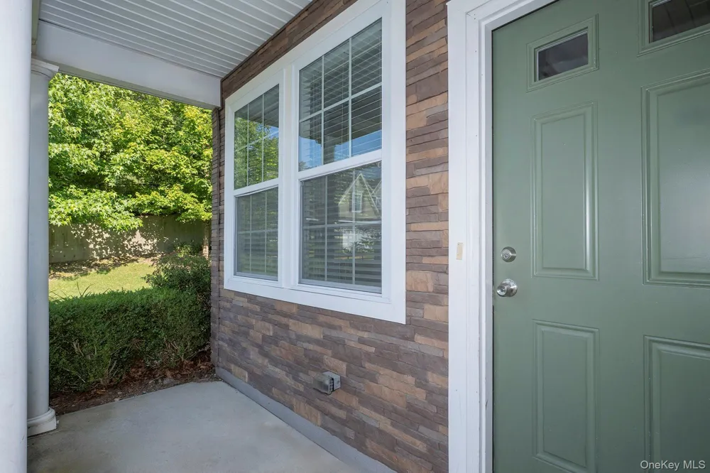 37 Oak Ridge Circle #37 Ridge, NY 11961