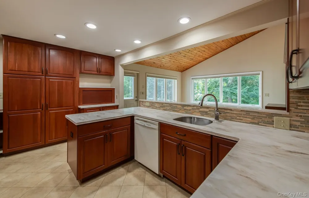44 Homer Place Poughkeepsie, NY 12603