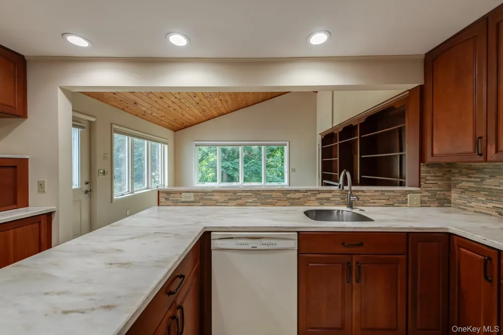 44 Homer Place Poughkeepsie, NY 12603