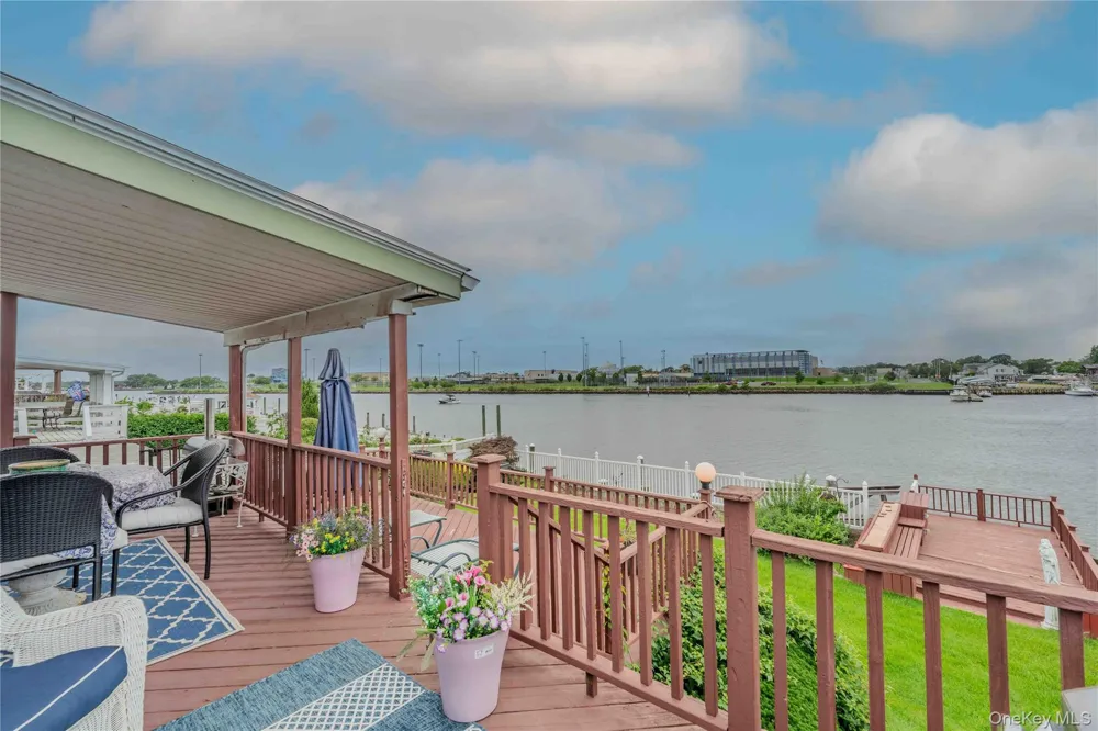 3232 Ocean Harbor Drive Oceanside, NY 11572