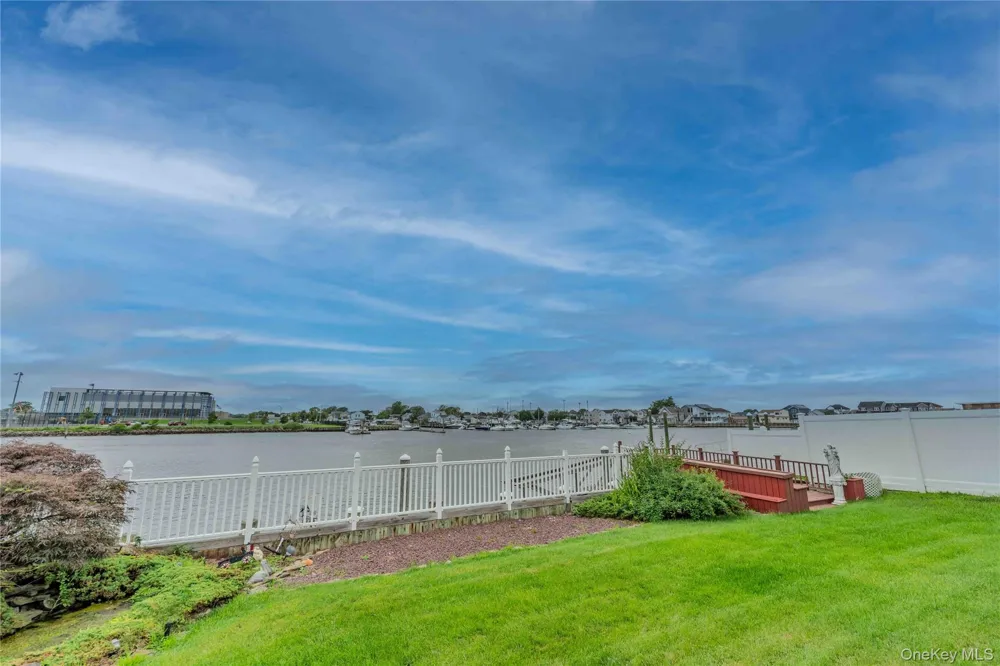3232 Ocean Harbor Drive Oceanside, NY 11572