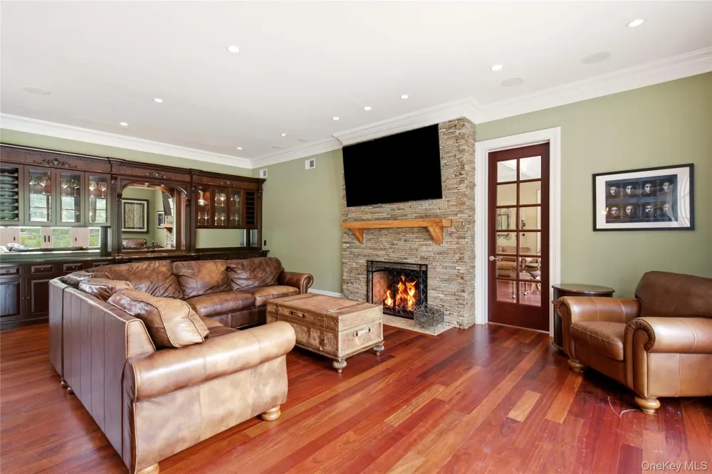 33 Chicken Valley Road Old Brookville, NY 11545
