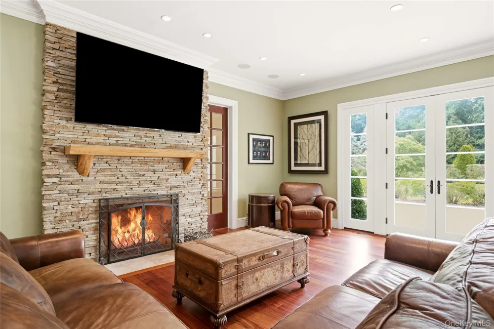 33 Chicken Valley Road Old Brookville, NY 11545