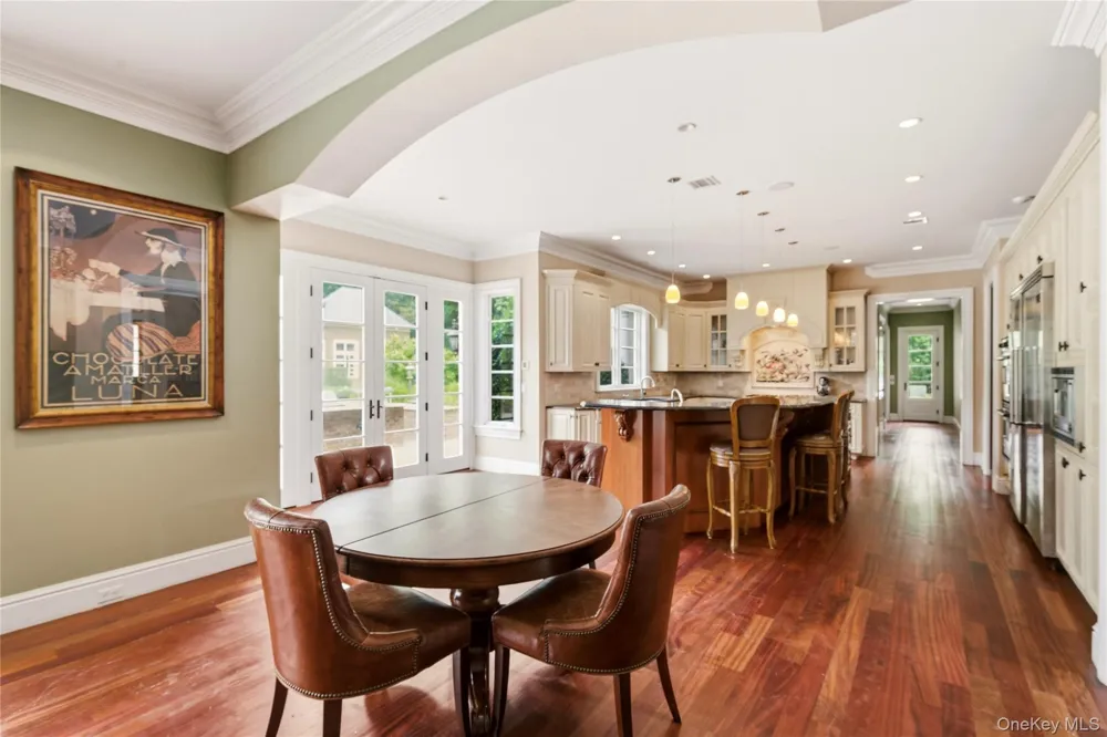 33 Chicken Valley Road Old Brookville, NY 11545