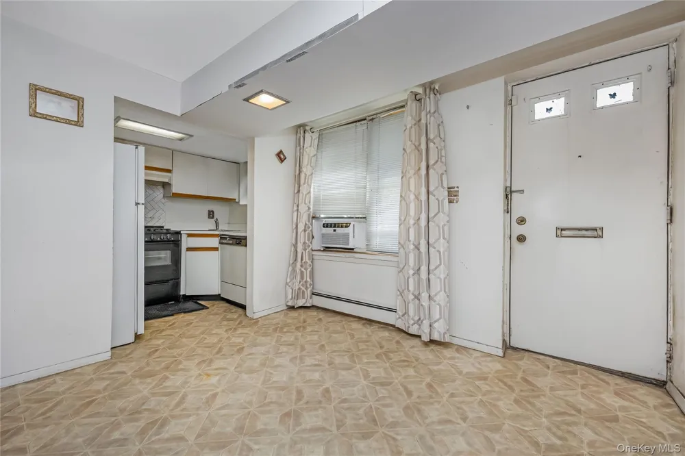51 Edwards Street #T Roslyn Heights, NY 11577