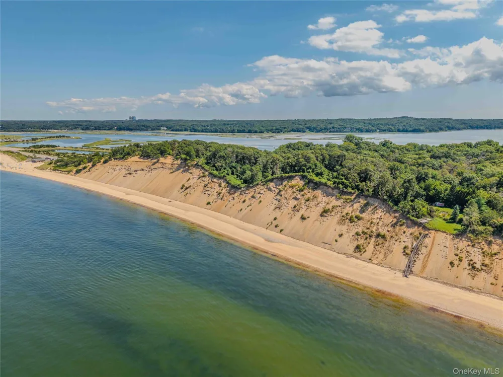 546 Long Beach Road Nissequogue, NY 11780