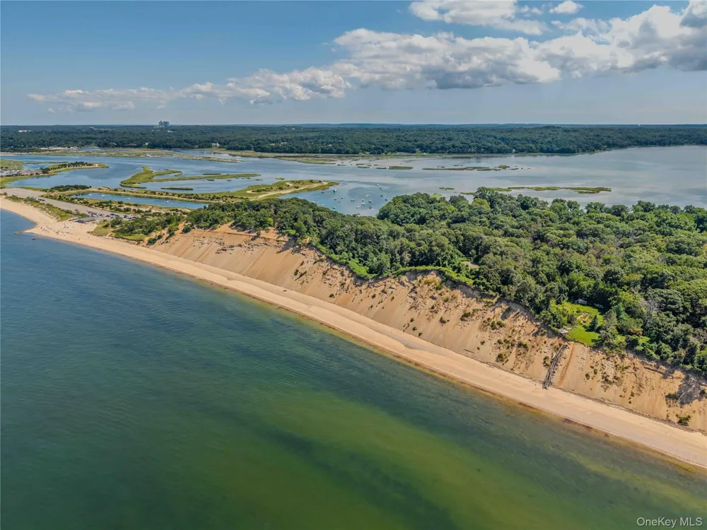 546 Long Beach Road Nissequogue, NY 11780