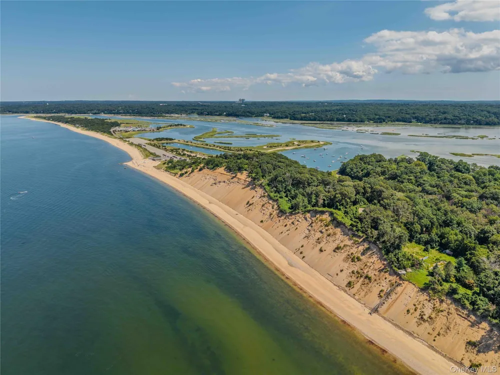 546 Long Beach Road Nissequogue, NY 11780