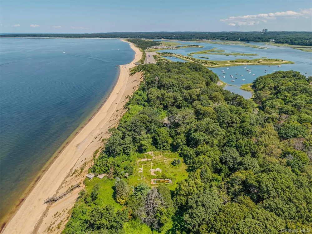 546 Long Beach Road Nissequogue, NY 11780