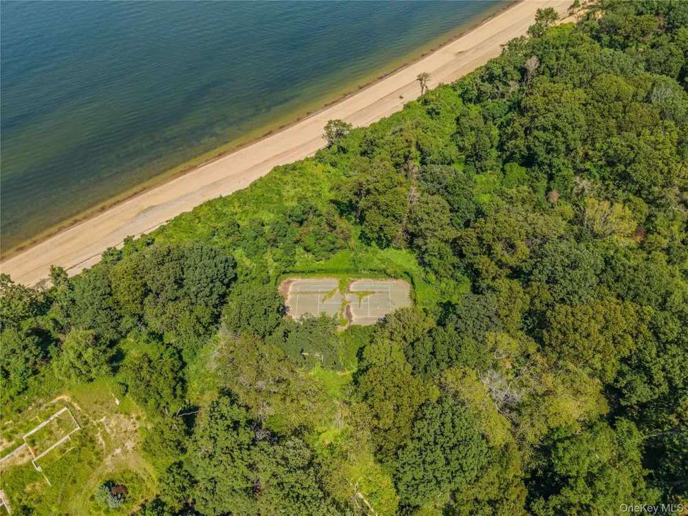 546 Long Beach Road Nissequogue, NY 11780