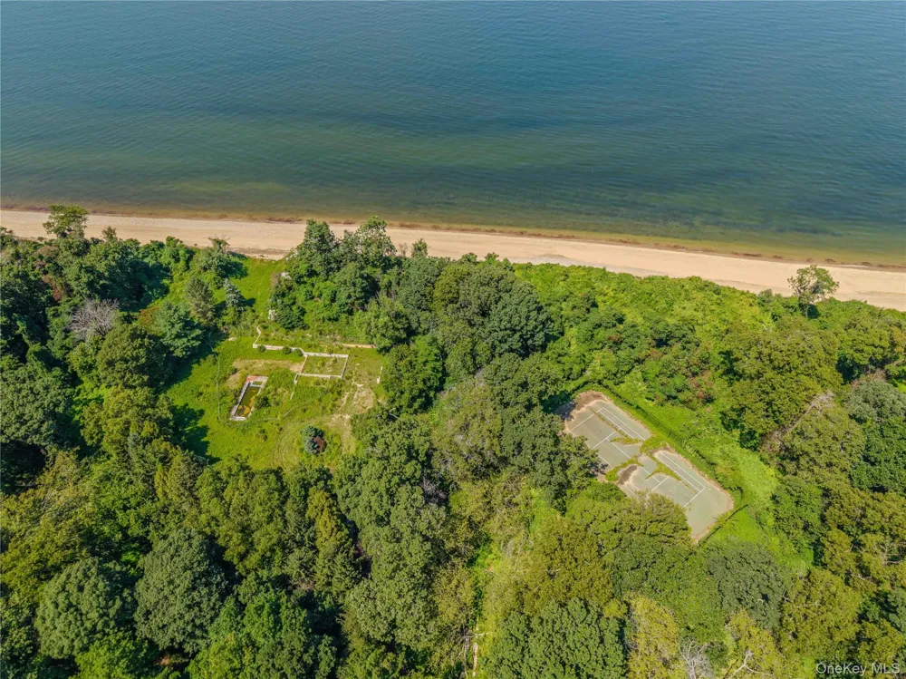 546 Long Beach Road Nissequogue, NY 11780