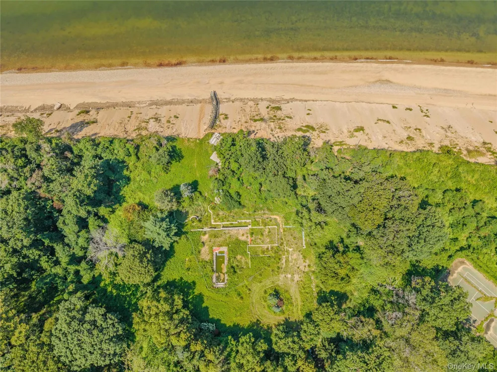 546 Long Beach Road Nissequogue, NY 11780