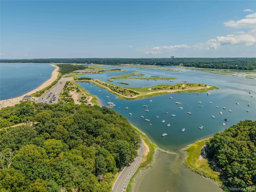 546 Long Beach Road Nissequogue, NY 11780