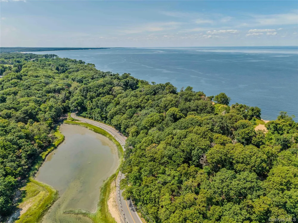 546 Long Beach Road Nissequogue, NY 11780