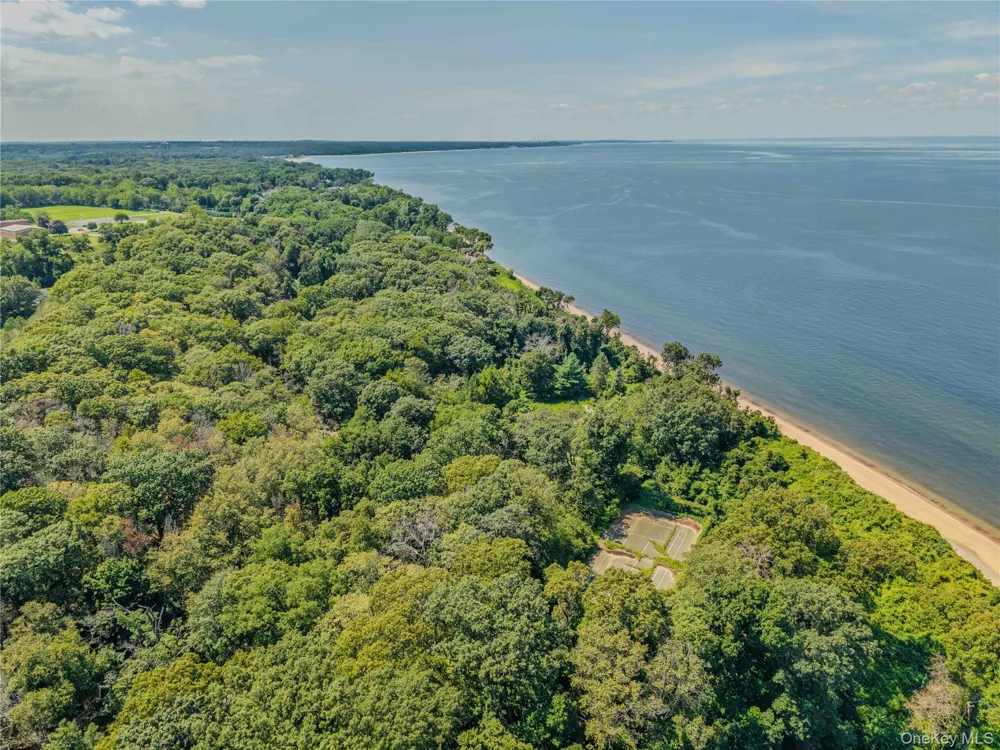 546 Long Beach Road Nissequogue, NY 11780
