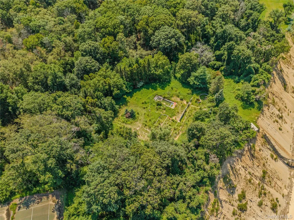 546 Long Beach Road Nissequogue, NY 11780