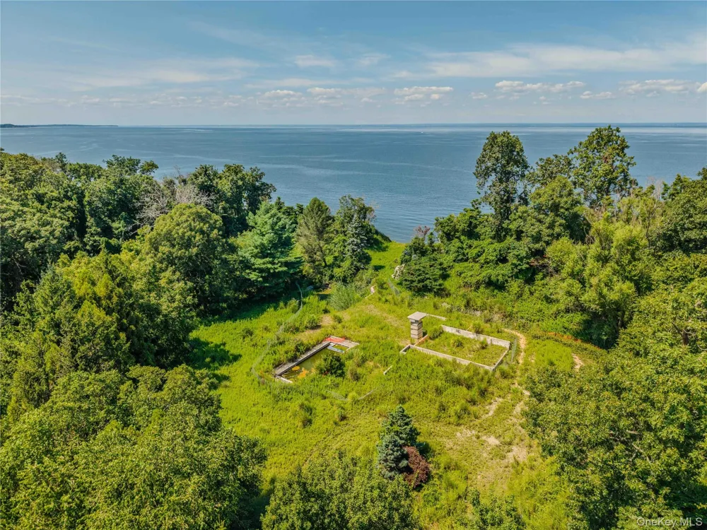 546 Long Beach Road Nissequogue, NY 11780