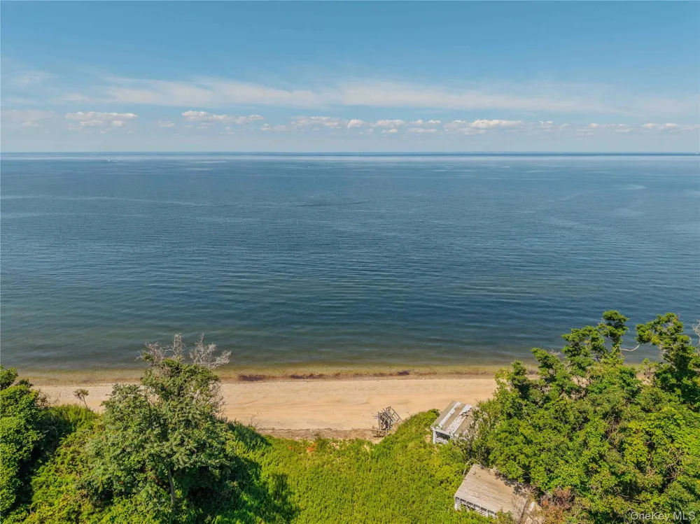 546 Long Beach Road Nissequogue, NY 11780