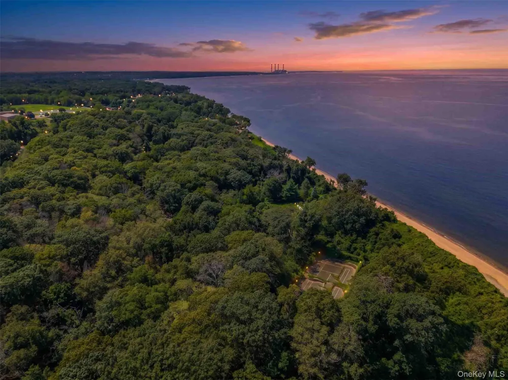 546 Long Beach Road Nissequogue, NY 11780