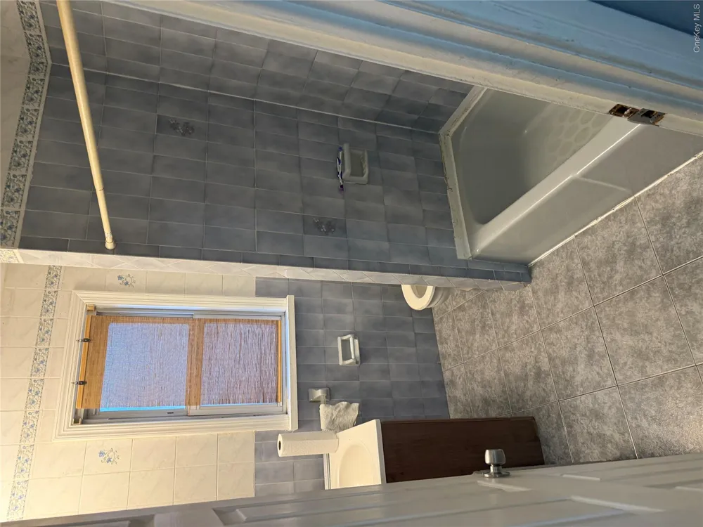 20905 Hollis Avenue Queens Village, NY 11429