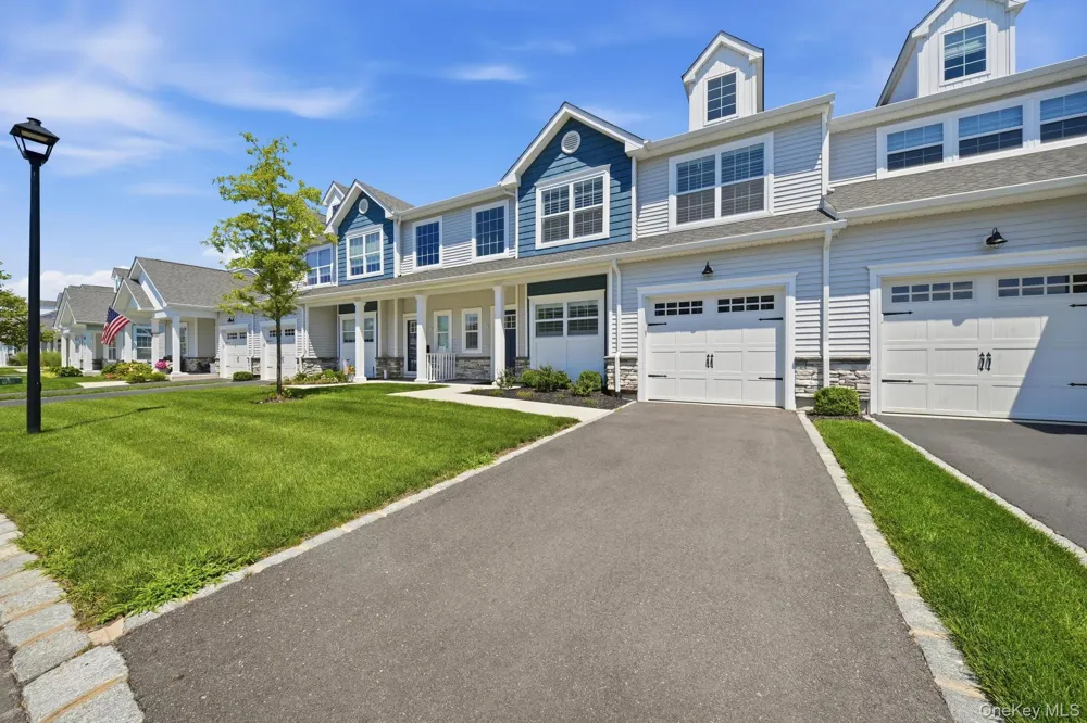 72 Farm Acre Circle Mount Sinai, NY 11766