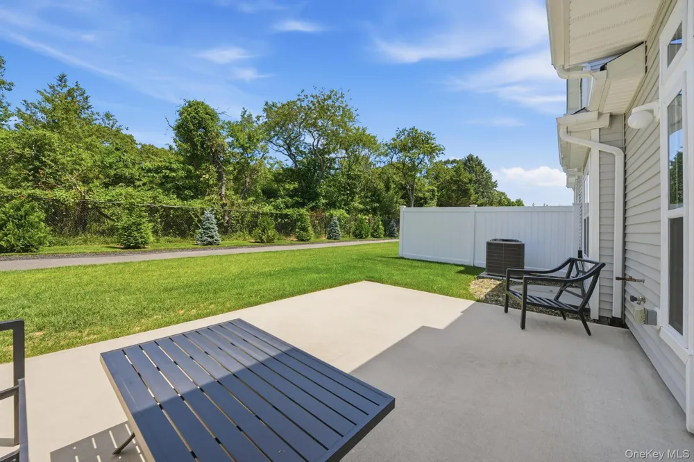 72 Farm Acre Circle Mount Sinai, NY 11766