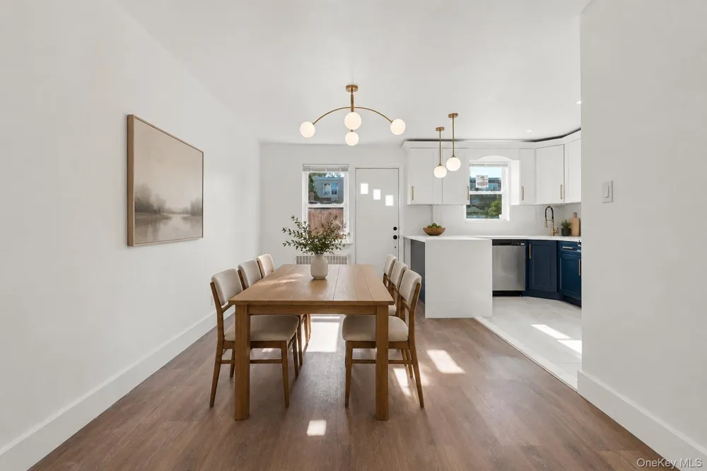 65-40 79th Street Middle Village, NY 11379