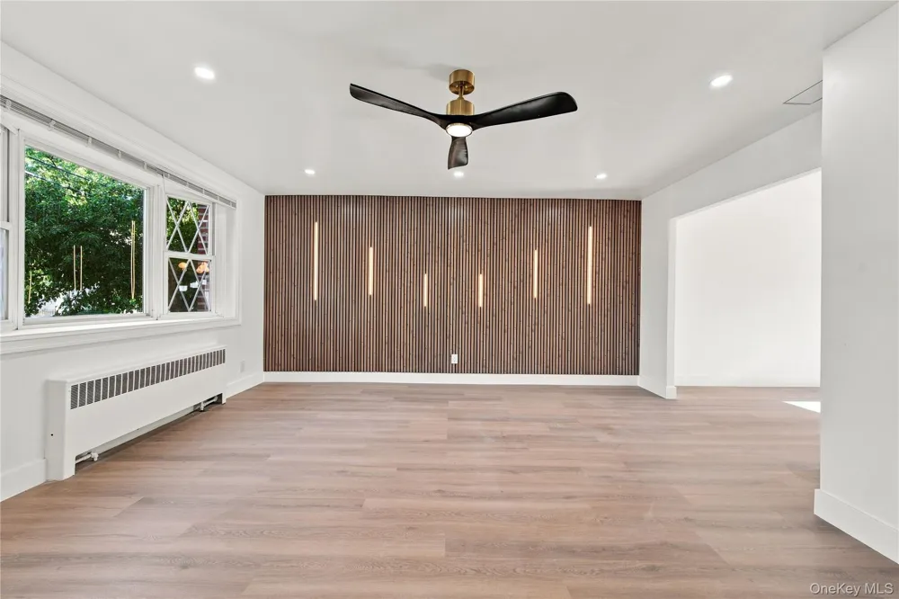 65-40 79th Street Middle Village, NY 11379
