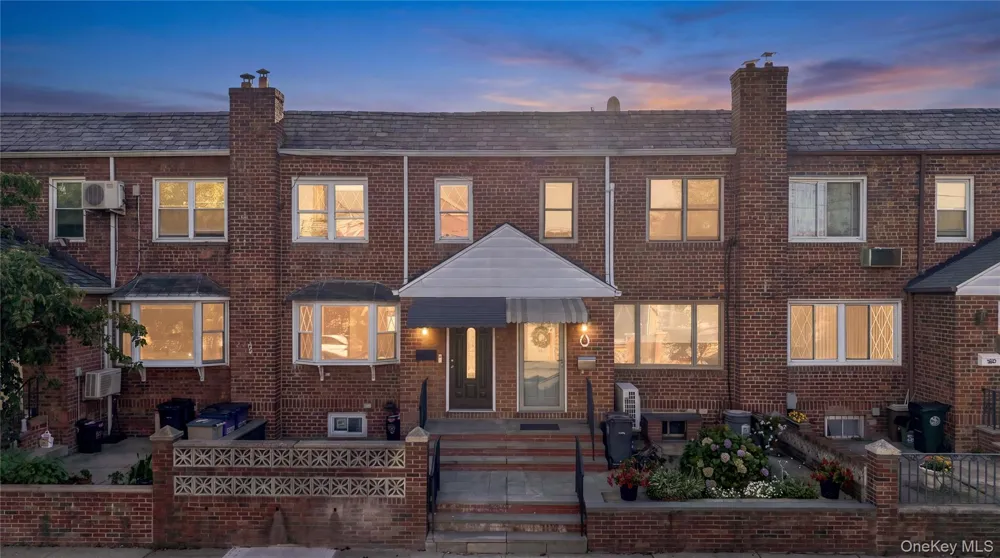 65-40 79th Street Middle Village, NY 11379
