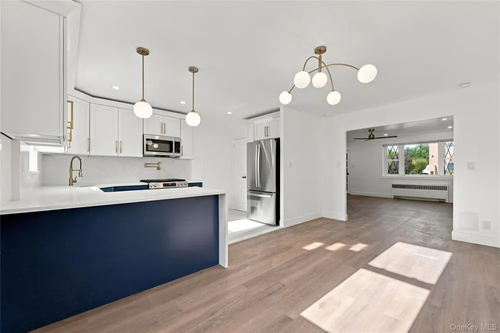 65-40 79th Street Middle Village, NY 11379