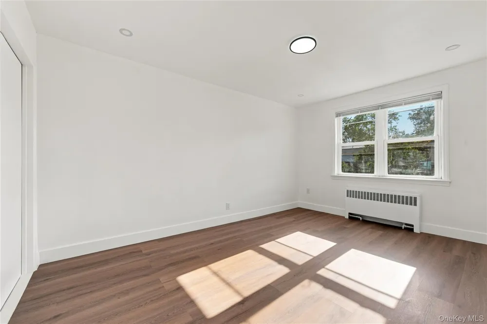 65-40 79th Street Middle Village, NY 11379
