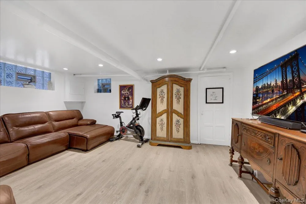 1904 Tenbroeck Avenue Bronx, NY 10461
