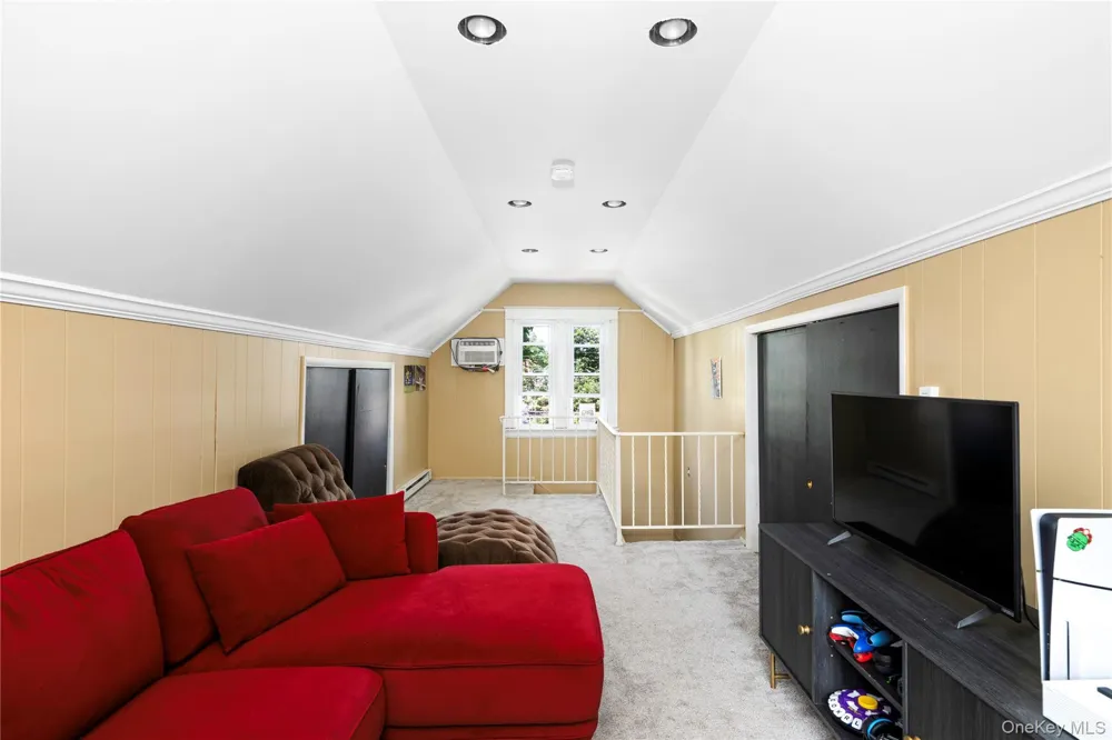 8 Mitchell Avenue Poughkeepsie, NY 12603