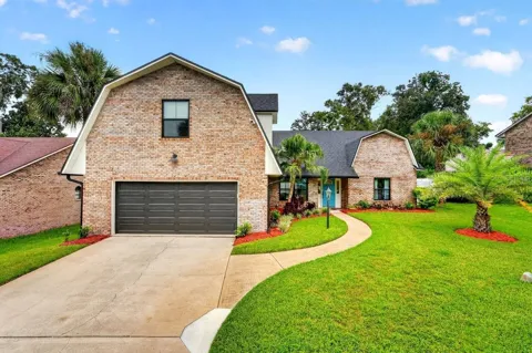 3 FOX HOLLOW DRIVE