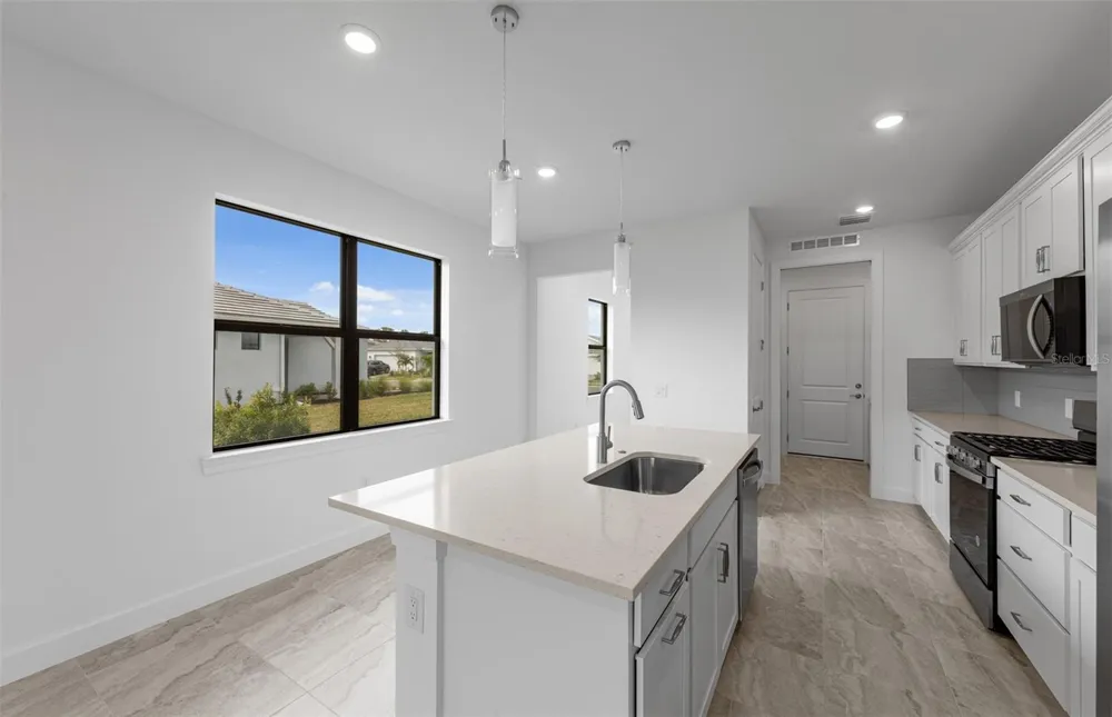 18937 INDIAN ROCK PLACE Lakewood Ranch, FL 34211