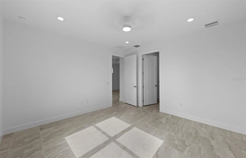 18937 INDIAN ROCK PLACE Lakewood Ranch, FL 34211