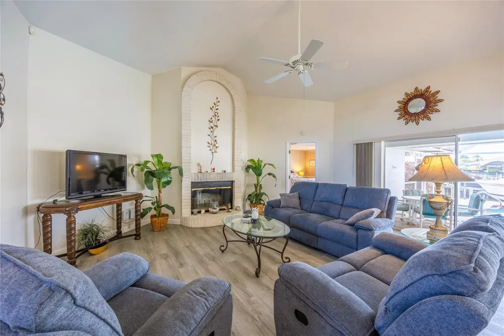 3316 SE 19TH PLACE Cape Coral, FL 33904