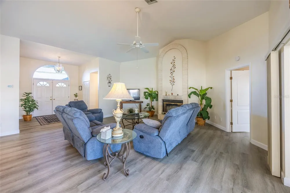 3316 SE 19TH PLACE Cape Coral, FL 33904