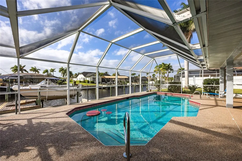 3316 SE 19TH PLACE Cape Coral, FL 33904