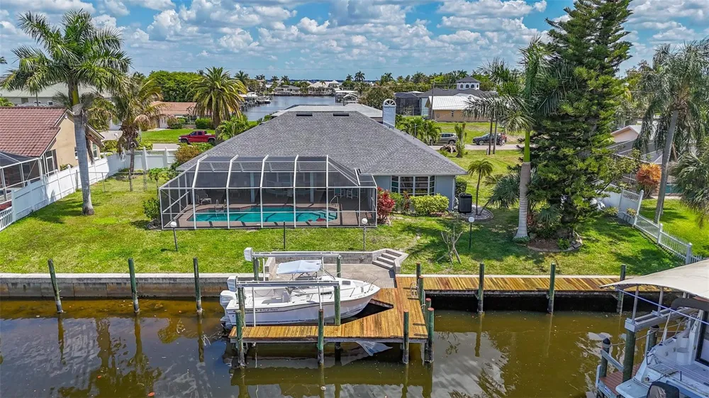 3316 SE 19TH PLACE Cape Coral, FL 33904