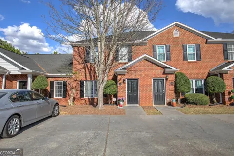 618 Manor WAY